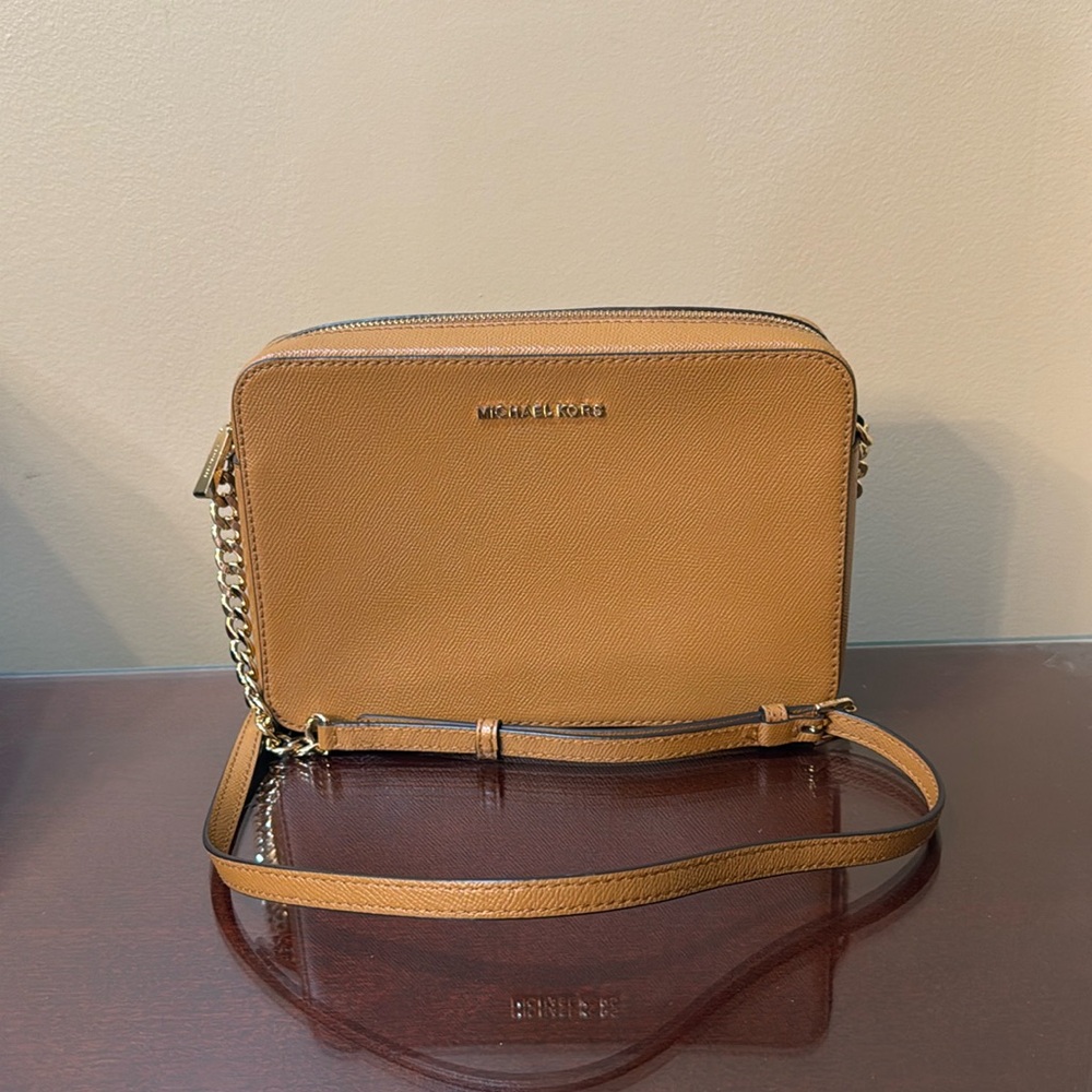Michael Kors Jet Set Crossbody Bag